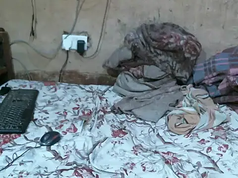 cute naimah online show from 04.13.26