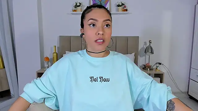 Zoe Gruber online show from 04.07.26