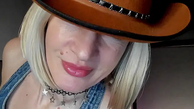 Snapshot of Dorothy_Meyer chatting on 02.27.25 Dorothy Meyer online show from 02.27.25