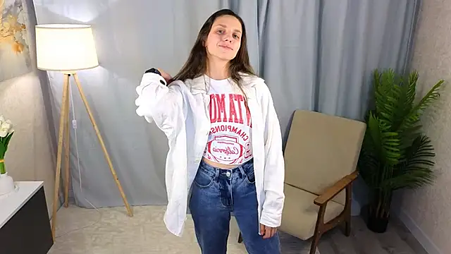 Snapshot of JaniceHanson chatting on 11.24.25 JaniceHanson online show from 11.24.25