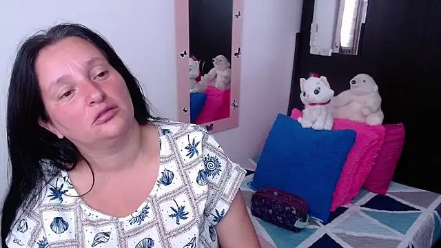 CristialJones  online show from 11.04.25