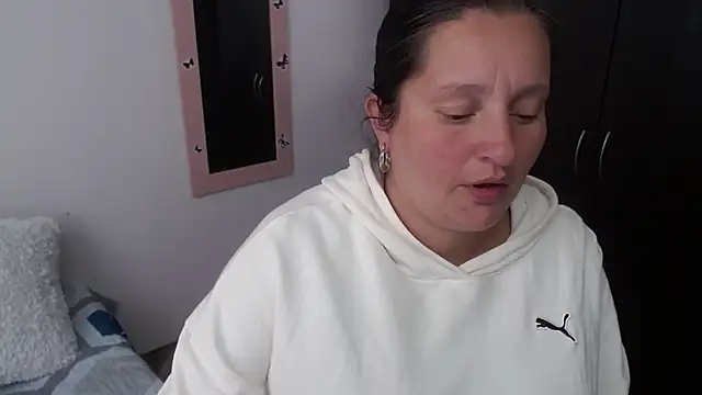 CristialJones  online show from 12.05.25