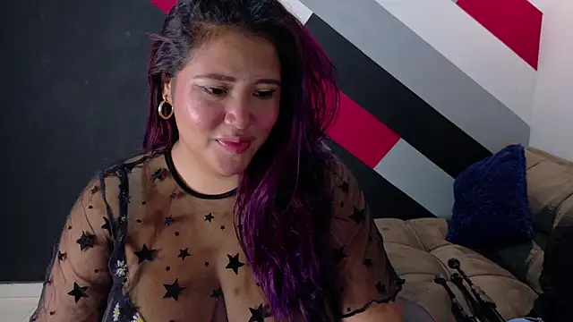 Snapshot of I_am_yours- chatting on 12.18.25 I am yours- online show from 12.18.25