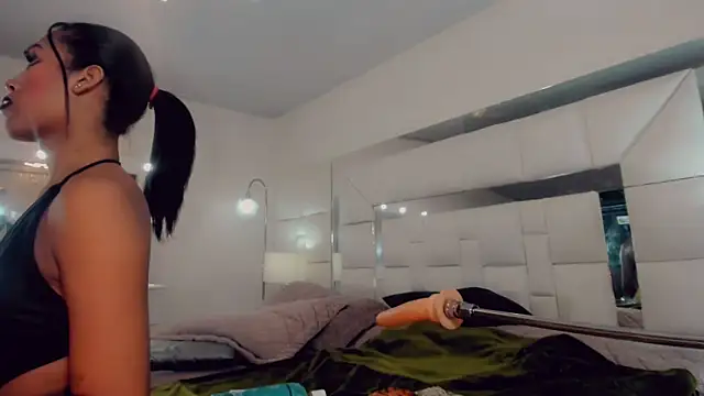  ChanellR  online show from 03.14.25