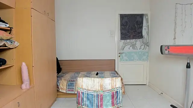 Snapshot of hot_muscle chatting on 11.06.25 hot muscle online show from 11.06.25