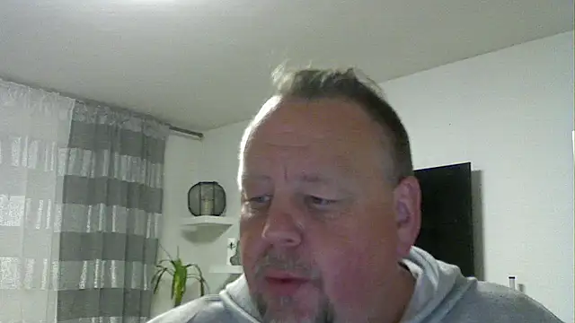 Snapshot of pimmelmann3 chatting on 04.21.26 pimmelmann3 online show from 04.21.26