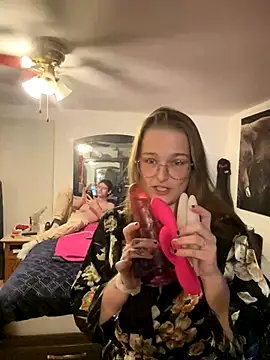 Snapshot of Mymy_Stevo_420 chatting on 12.08.24 Mymy Stevo 420 online show from 12.08.24