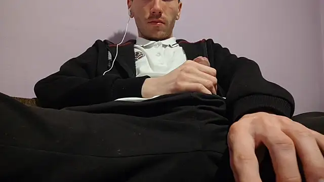 Snapshot of _Hocthus_ chatting on 02.04.25 Hocthus online show from 02.04.25