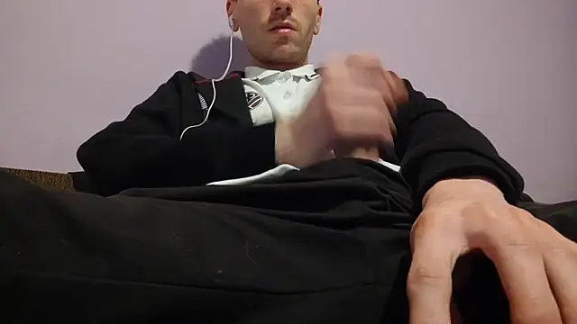 Snapshot of _Hocthus_ chatting on 02.15.25 Hocthus online show from 02.15.25