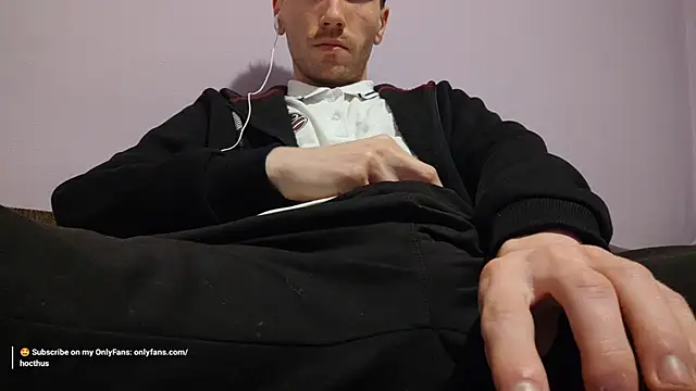 Snapshot of _Hocthus_ chatting on 03.09.25 Hocthus online show from 03.09.25