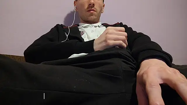 Snapshot of _Hocthus_ chatting on 03.09.25 Hocthus online show from 03.09.25