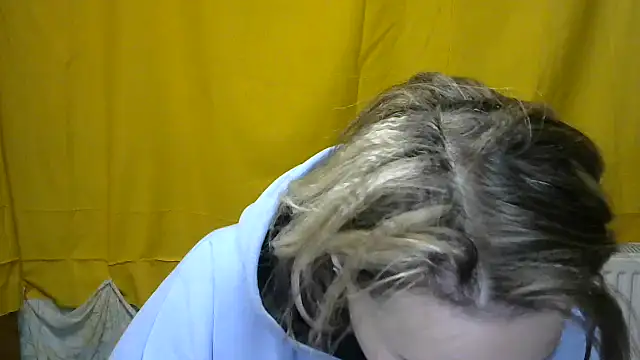 wLESLYMOSw online show from 03.12.25