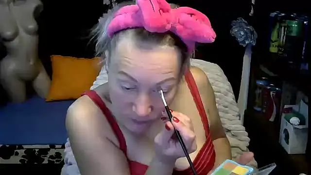 wLESLYMOSw online show from 11.06.25