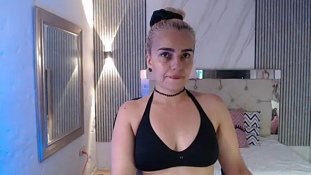 Snapshot of ashley__tylor chatting on 06.12.26 ashley tylor online show from 06.12.26