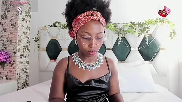 EmmaSanzz  online show from 01.28.25