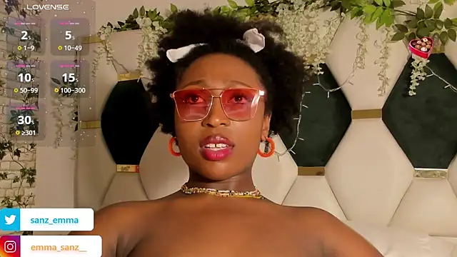EmmaSanzz  online show from 02.04.25