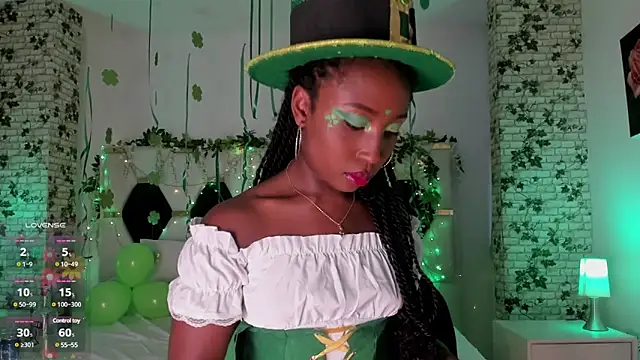 EmmaSanzz  online show from 03.17.25