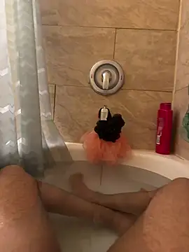 Snapshot of VFuck4U_xxx chatting on 03.21.25 VFuck4U xxx online show from 03.21.25