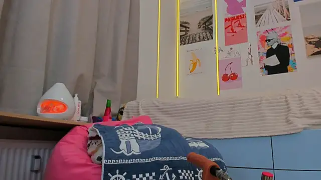 Lily Young online show from 03.27.26