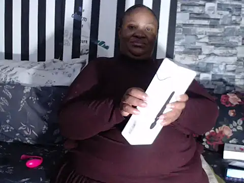 BigHotMatureXx online show from 09.27.25