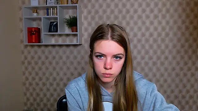 AliceFlirtt  online show from 10.28.25