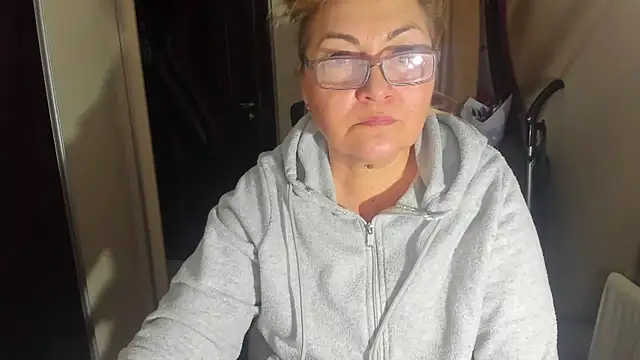 Snapshot of IryshAlice chatting on 02.04.25 IryshAlice online show from 02.04.25