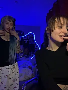 Dooubletroublee online show from 11.08.25