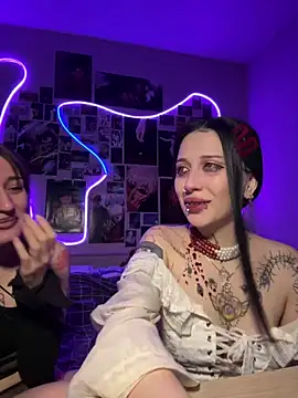 Snapshot of Dooubletroublee chatting on 02.10.26 Dooubletroublee online show from 02.10.26