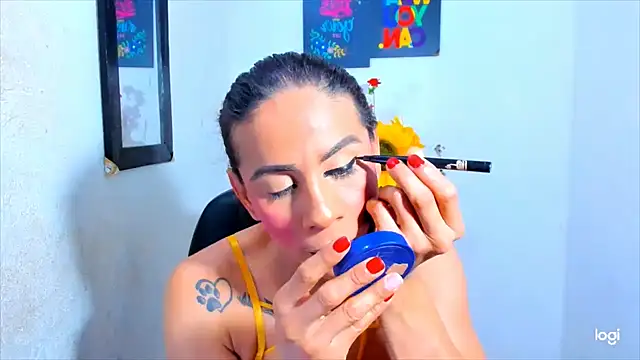 Snapshot of juanblakbigcock chatting on 12.19.25 juanblakbigcock online show from 12.19.25