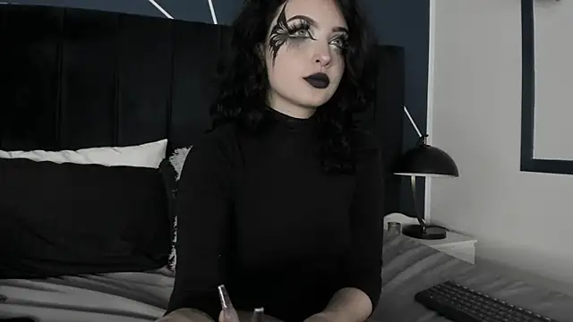 Snapshot of Adeelinee chatting on 12.05.24 Adeelinee online show from 12.05.24