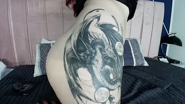 Snapshot of Adeelinee chatting on 03.20.25 Adeelinee online show from 03.20.25