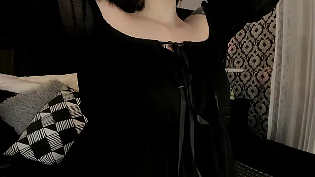 Snapshot of Adeelinee chatting on 11.22.25 Adeelinee online show from 11.22.25