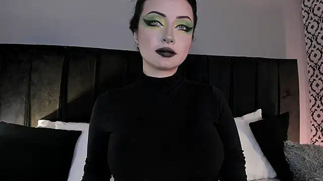 Snapshot of Adeelinee chatting on 06.11.26 Adeelinee online show from 06.11.26