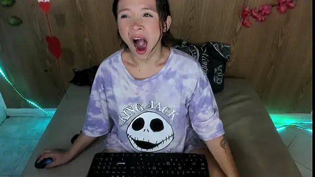 Snapshot of jenelotizz06 chatting on 10.24.25 jenelotizz06 online show from 10.24.25