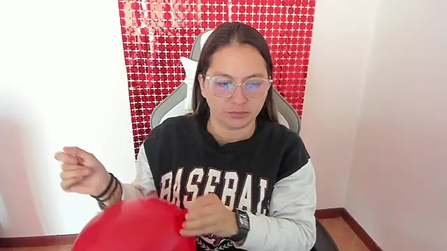 Snapshot of samantha__wilson chatting on 02.14.25 samantha wilson online show from 02.14.25