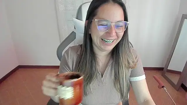 Snapshot of samantha__wilson chatting on 02.20.25 samantha wilson online show from 02.20.25