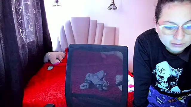 Snapshot of samantha__wilson chatting on 09.23.25 samantha wilson online show from 09.23.25