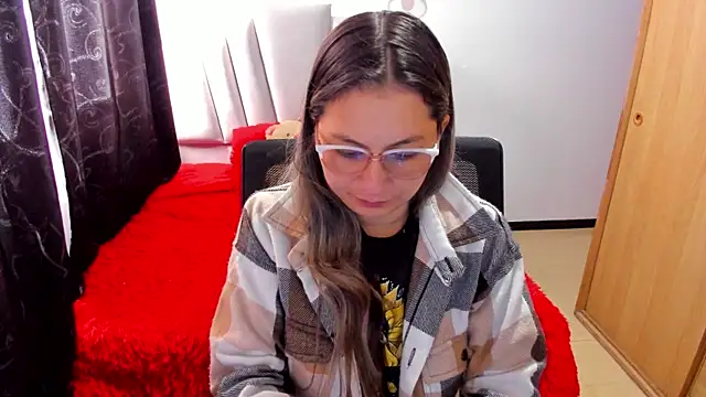 Snapshot of samantha__wilson chatting on 09.30.25 samantha wilson online show from 09.30.25