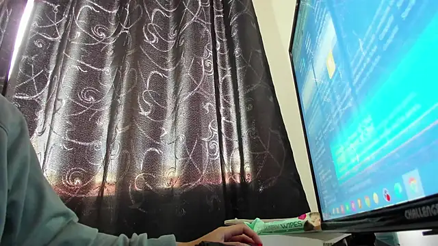 Snapshot of samantha__wilson chatting on 11.05.25 samantha wilson online show from 11.05.25