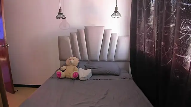 Snapshot of samantha__wilson chatting on 11.07.25 samantha wilson online show from 11.07.25