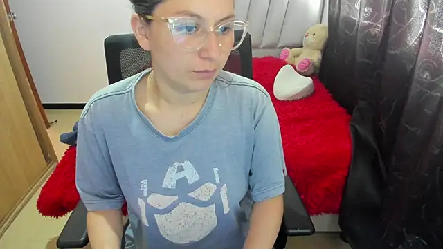 Snapshot of samantha__wilson chatting on 11.11.25 samantha wilson online show from 11.11.25