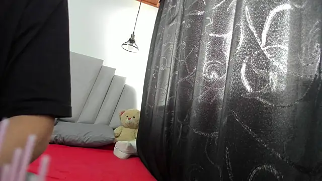 Snapshot of samantha__wilson chatting on 11.24.25 samantha wilson online show from 11.24.25