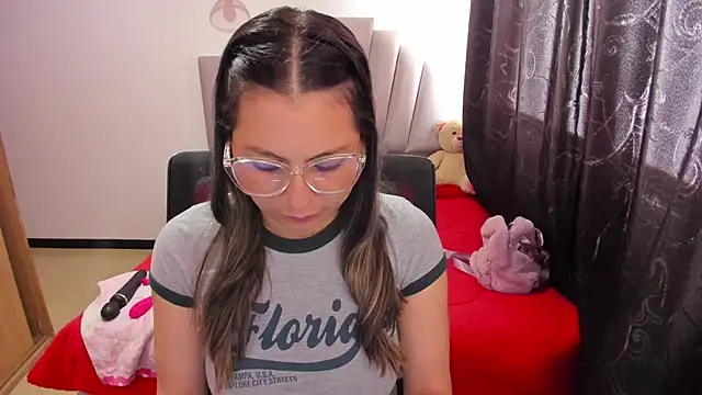 Snapshot of samantha__wilson chatting on 11.26.25 samantha wilson online show from 11.26.25