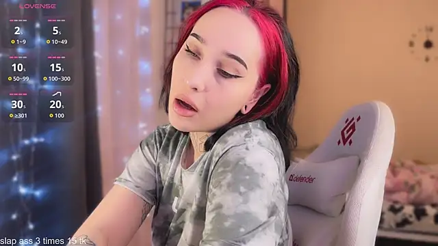 Snapshot of AnastasiaSun chatting on 02.25.26 AnastasiaSun online show from 02.25.26