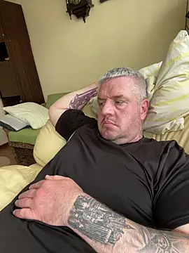 Snapshot of Evolite123 chatting on 03.15.25 Evolite123 online show from 03.15.25