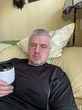 Snapshot of Evolite123 chatting on 03.16.25 Evolite123 online show from 03.16.25