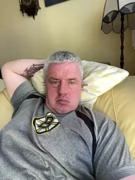 Snapshot of Evolite123 chatting on 03.18.25 Evolite123 online show from 03.18.25