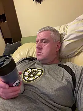 Snapshot of Evolite123 chatting on 03.18.25 Evolite123 online show from 03.18.25