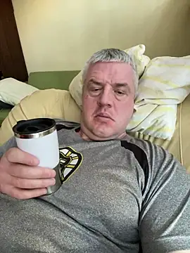 Snapshot of Evolite123 chatting on 03.19.25 Evolite123 online show from 03.19.25