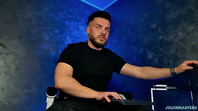 juliusmasters online show from 04.05.26